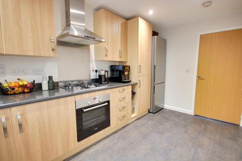 2 bedroom apartment for sale, NO FORWARD CHAIN! WELL PRESENTED! TWO DOUBLE BEDROOMS!