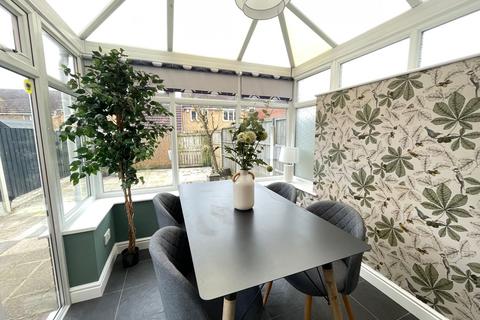 49 Green Acres, Penistone, Sheffield, S36 6DB