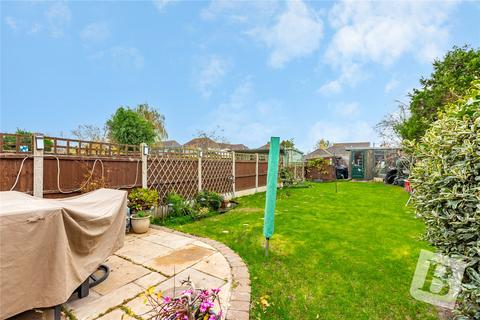 4 bedroom semi-detached house for sale, Acacia Gardens, Upminster, RM14