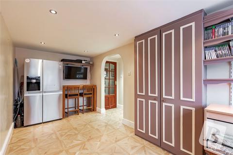 26 Acacia Gardens, Upminster, RM14 1HT