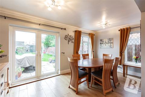 26 Acacia Gardens, Upminster, RM14 1HT