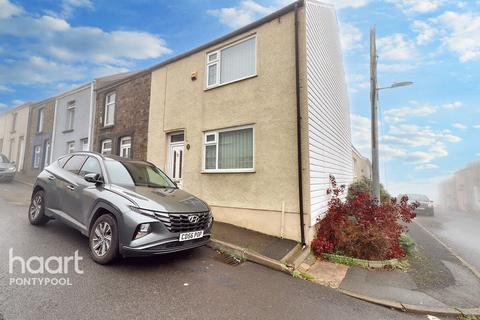 3 bedroom end of terrace house for sale, Rifle Street, Pontypool