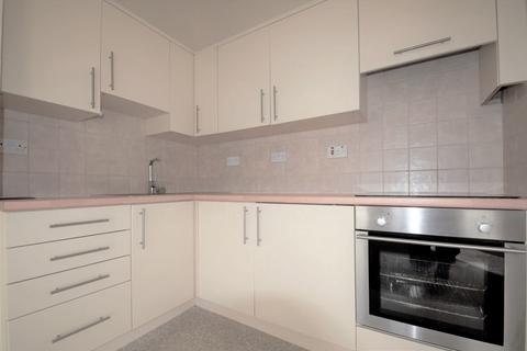 2 bedroom flat to rent, Alexandra Gardens, Ventnor PO38