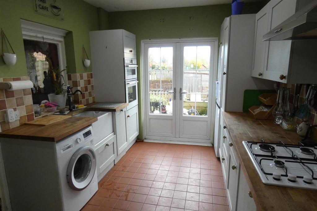 Fitted kitchen