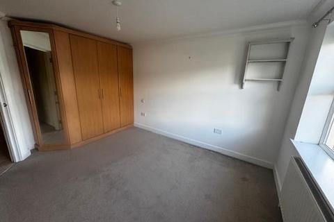 2 bedroom flat to rent, Chapel Road, Poole