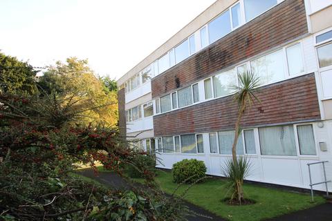 2 bedroom apartment to rent, Barton Road, Torquay