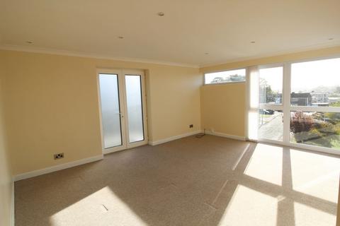 2 bedroom apartment to rent, Barton Road, Torquay