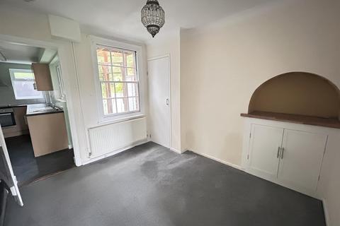 2 bedroom terraced house to rent, Roughetts Road, West Malling ME19