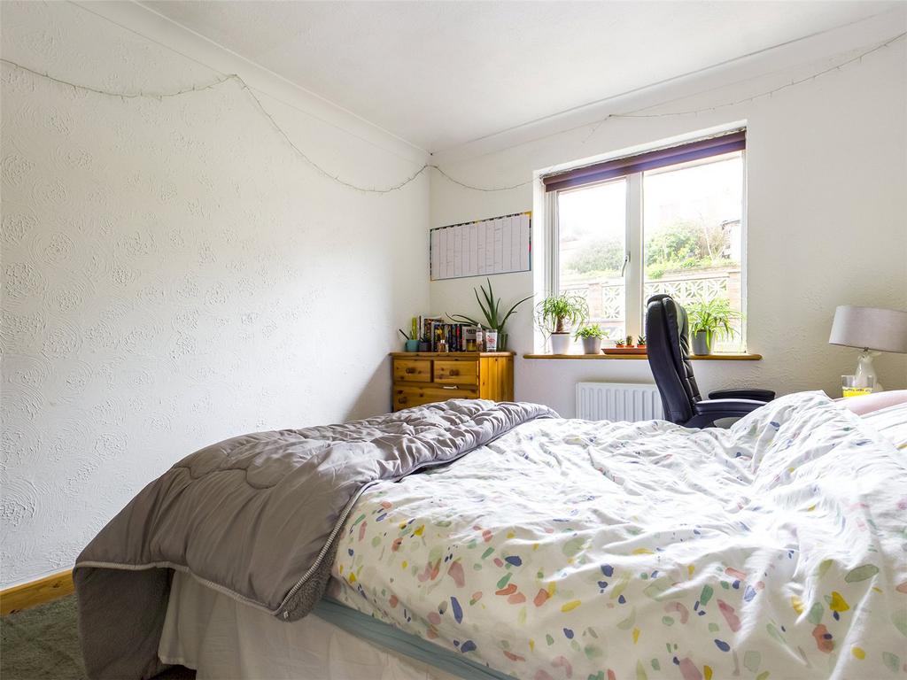 Bedroom-House-To-Ren