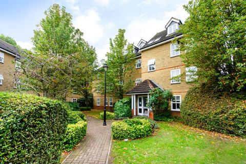 2 bedroom flat to rent, Alfred Close, Chiswick, London, W4