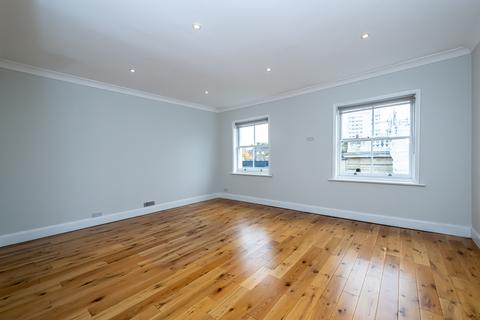 2 bedroom duplex to rent, Cosway Street, London NW1