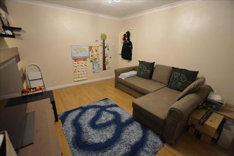 2 bedroom flat for sale, Roman Close, Feltham, Middlesex, TW14