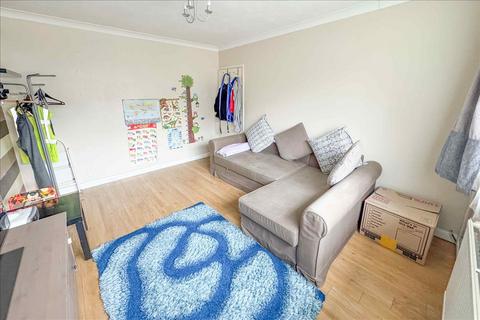 2 bedroom flat for sale, Roman Close, Feltham, Middlesex, TW14