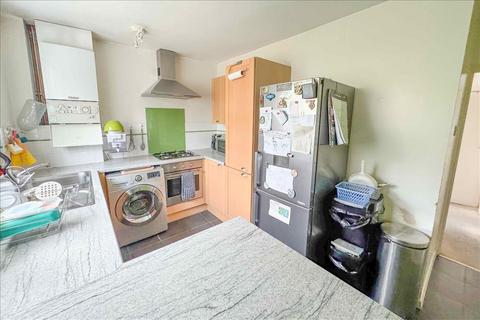 2 bedroom flat for sale, Roman Close, Feltham, Middlesex, TW14