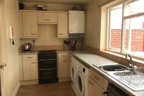 4 bedroom house share to rent, Fern Road, Worcester WR2