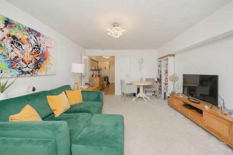 1 bedroom flat for sale, Shepherds Bush Road, London W6