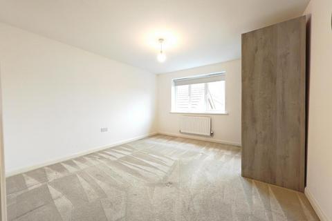 3 bedroom house to rent, Eamer Crescent, Wokingham