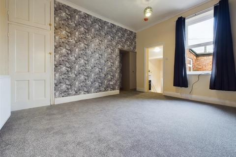 3 bedroom flat to rent, Chandos Street, Gateshead NE8