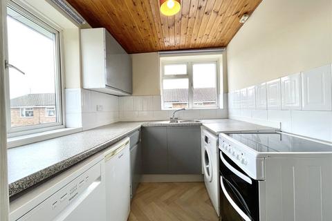 2 bedroom maisonette to rent, Gresham Close, Bexley, Kent, DA5