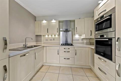 2 bedroom apartment to rent, High Street, Hampton Hill