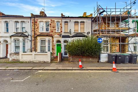 1 bedroom flat for sale, Suffield Road, Tottenham, London