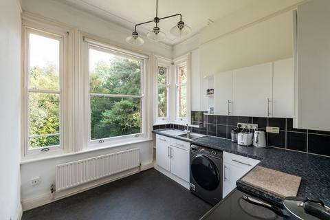 3 bedroom apartment for sale, Nutfield Road, Brampton Nutfield Road, RH1