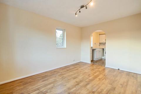 2 bedroom apartment for sale, Autumn Drive, Sutton