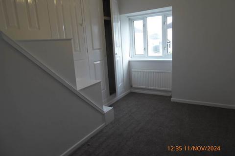 4 bedroom detached house to rent, Llanstephan Rd, Carmarthen,