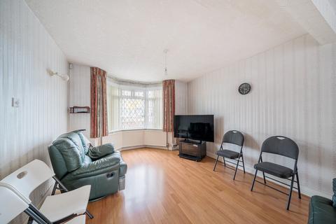 5 bedroom semi-detached house for sale, Camrose Avenue, Edgware, Greater London. HA8 6BU