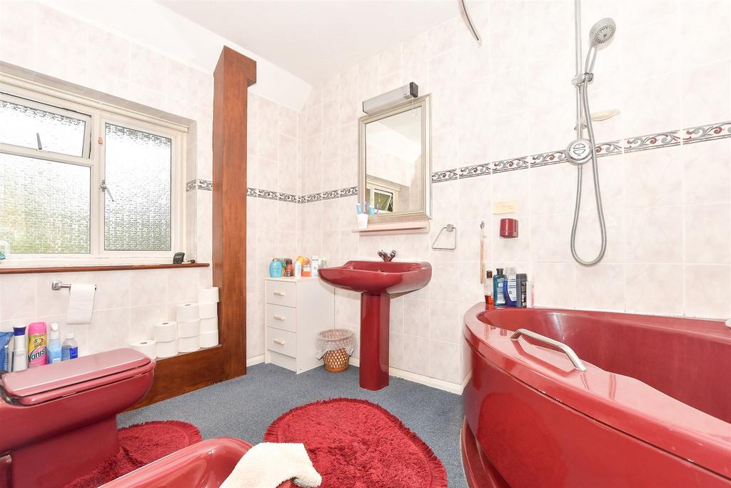 En Suite Bathroom