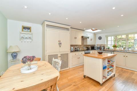 4 bedroom character property for sale, Brattles Grange Cottages, Tonbridge TN12