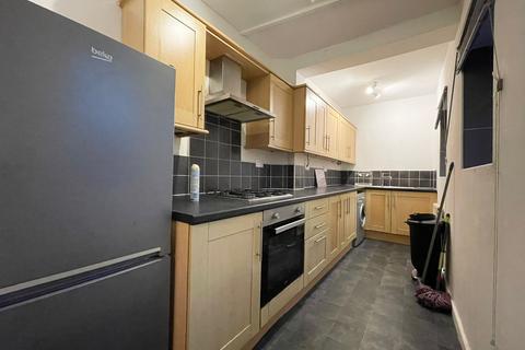 3 bedroom terraced house to rent, Archer Road, Sheffield S8