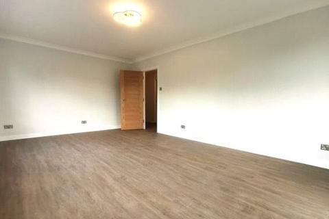 2 bedroom apartment to rent, Crescent West, Hertfordshire EN4