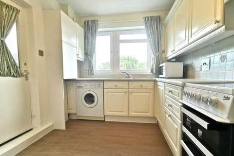 2 bedroom apartment to rent, Crescent West, Hertfordshire EN4