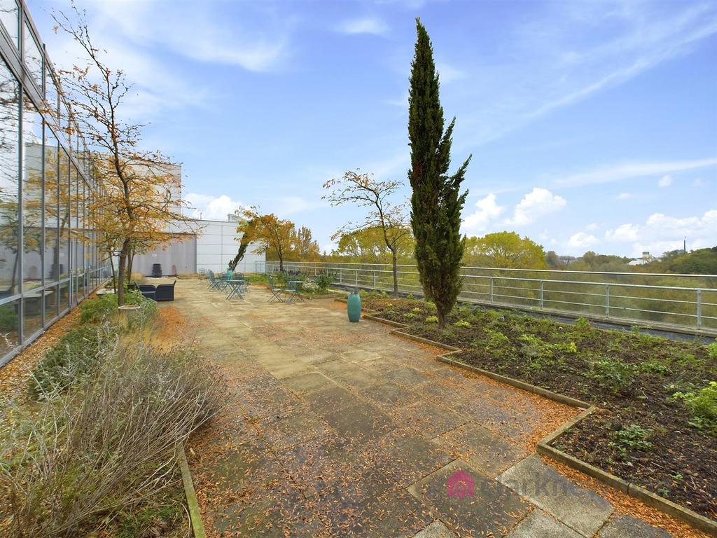 Communal Roof Terrace