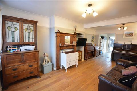 2 bedroom end of terrace house for sale, Durham Road, Feltham, Middlesex, TW14