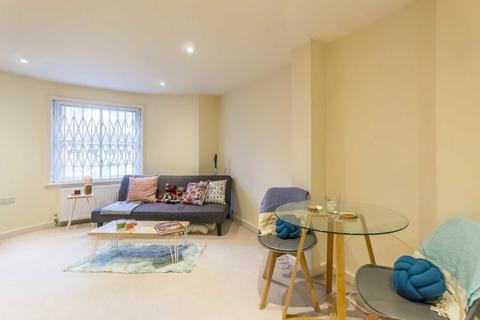 1 bedroom flat to rent, Fulham Road, London SW6