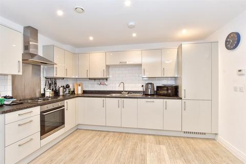 1 bedroom ground floor flat for sale, Sandpiper Road, Chichester, West Sussex