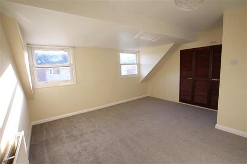 2 bedroom flat to rent, Finkle Street, HU16