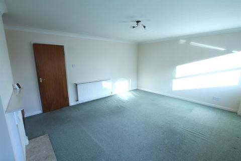 2 bedroom flat to rent, Finkle Street, HU16