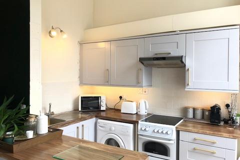 Studio to rent, Howe Street, Edinburgh EH3