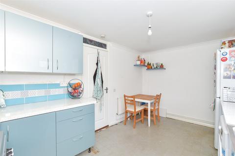 2 bedroom flat for sale, Chidham Close, Havant, Hampshire