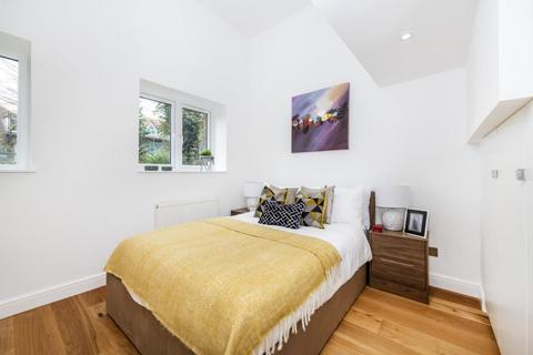 1 bedroom apartment to rent, Netherhall Gardens, Hampstead, London, NW3