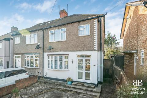 3 bedroom house for sale, Cardinal Drive, Hainault