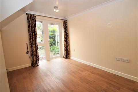 2 bedroom flat to rent, Arlington Road, Walton Cardiff, Tewkesbury