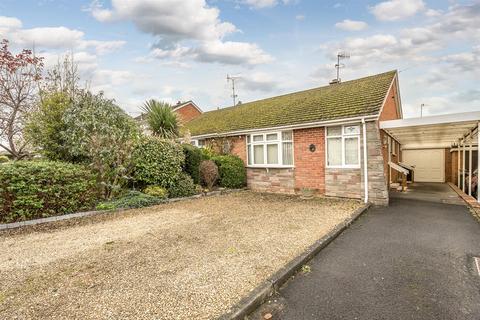 2 bedroom semi-detached bungalow for sale, Barnett Lane, Kingswinford, DY8 5PX