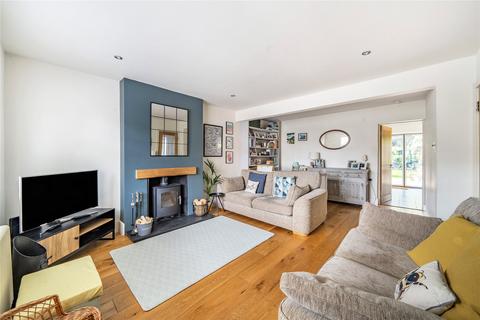 143 Summer Road, Thames Ditton, KT7 0QW