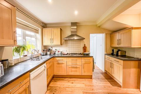 4 bedroom detached house for sale, Abbots Close, Battle, TN33