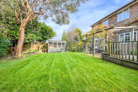 12 Abbots Close, Battle, TN33 0BZ