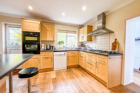 12 Abbots Close, Battle, TN33 0BZ